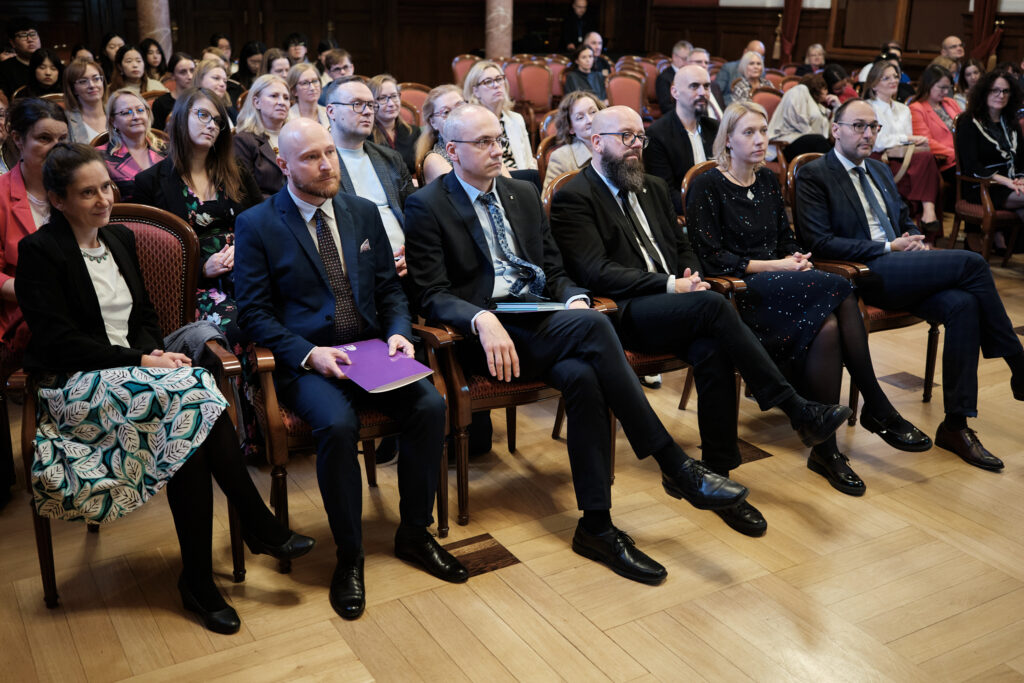 Jubileusz Studium Języka Polskiego - osoby siedzące na widowni